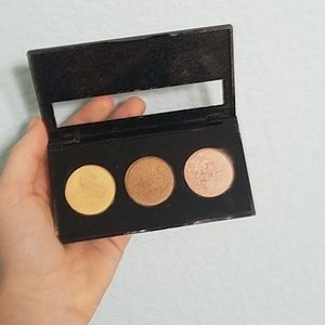 Stila eyeshadow highlighter It Girl Palette
